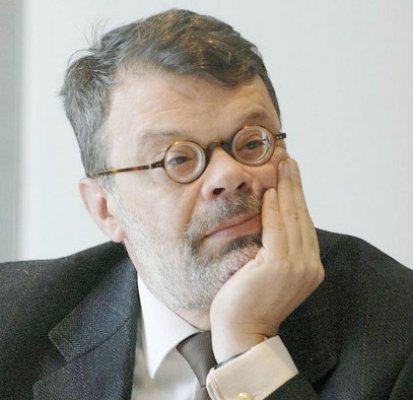 Antonescu i-a cerut demisia ministrului Barbu, după declaraţiile despre HIV/SIDA